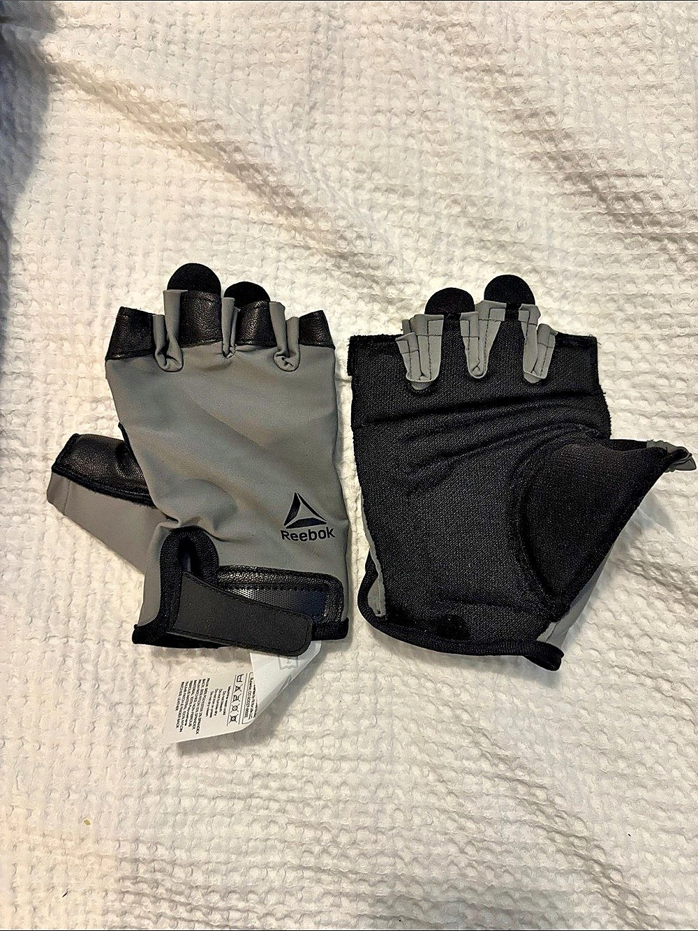 Reebok Classic Fitness Gloves Black & Gray